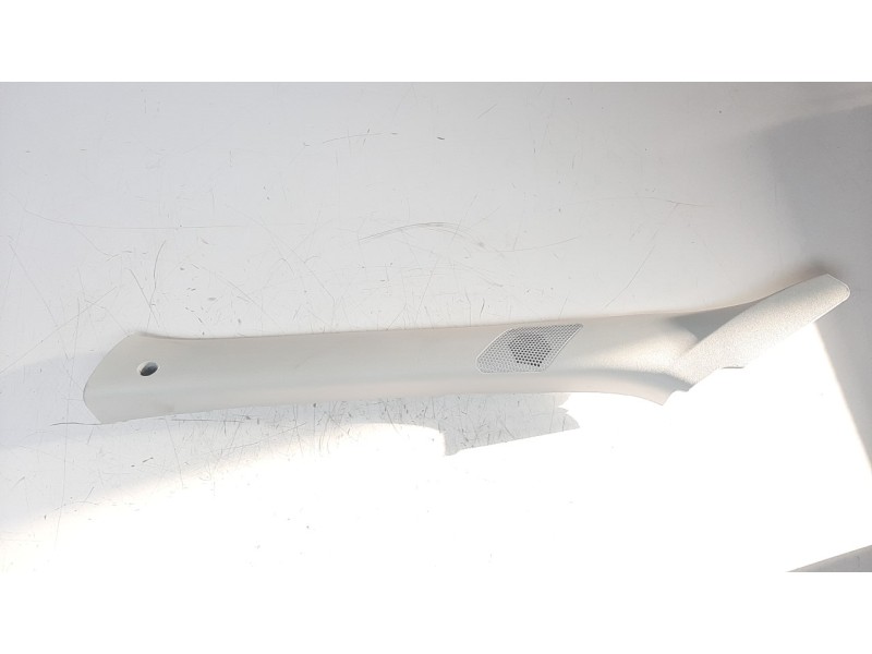 Recambio de moldura para iveco daily furgón 2.3 diesel referencia OEM IAM 5802083720  