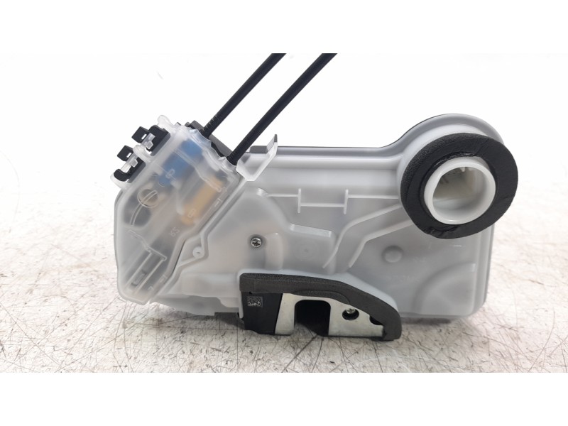 Recambio de cerradura puerta delantera derecha para toyota rav4 hybrid 4x2 advance referencia OEM IAM 6903062010  