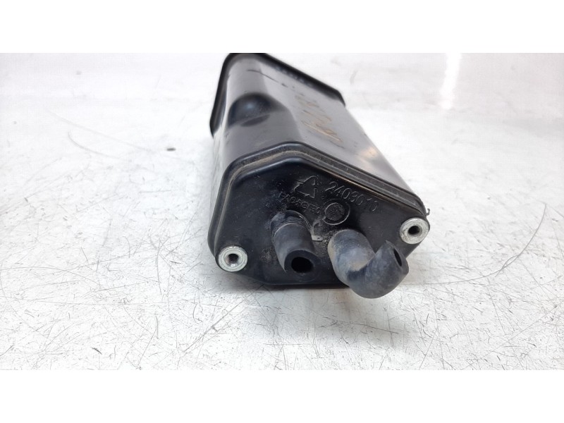 Recambio de filtro carbono activo para triumph tiger 800 tiger 800 xca referencia OEM IAM T2403010  