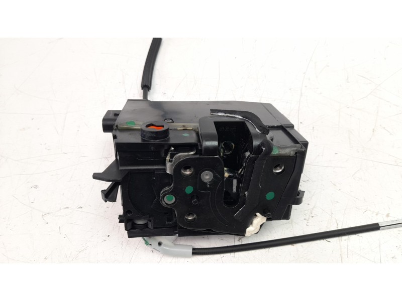 Recambio de cerradura puerta trasera derecha para peugeot 308 1.2 12v e-thp referencia OEM IAM 9826110980  