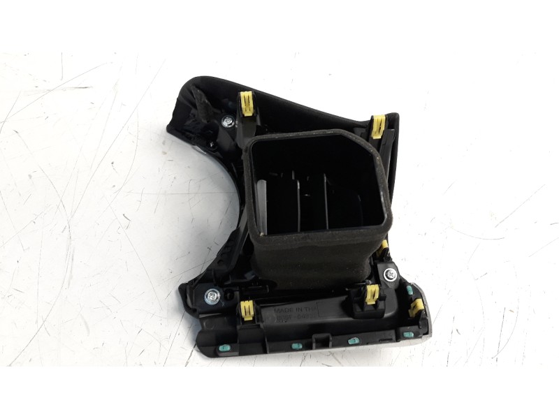 Recambio de rejilla aireadora para mazda 3 berlina (bp) referencia OEM IAM BDGF64832  