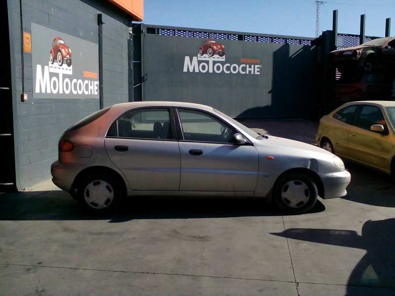 daewoo lanos del año 2000