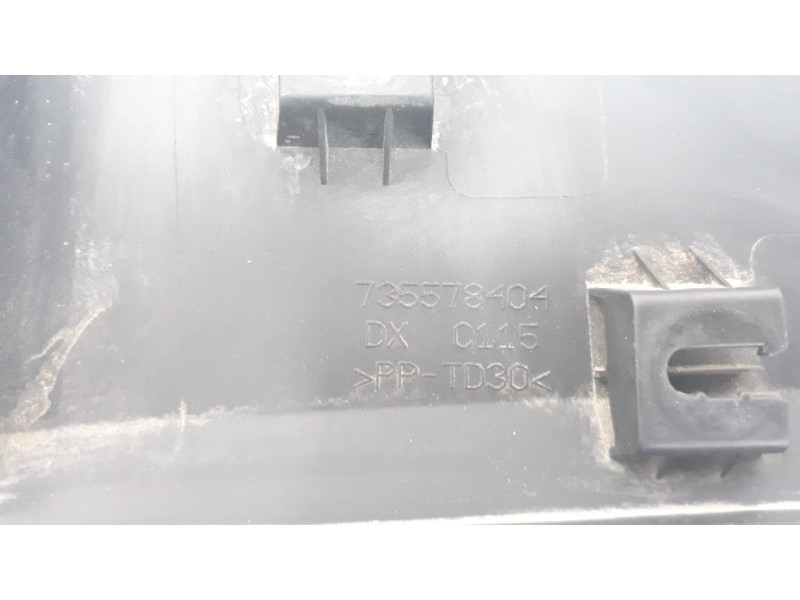 Recambio de aletin trasero derecho para jeep renegade 1.6 m-jet cat referencia OEM IAM 735578404 735599035 