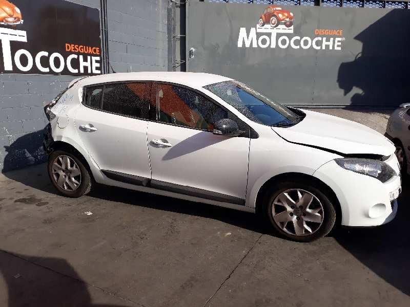 renault megane iii berlina 5 p del año 2011