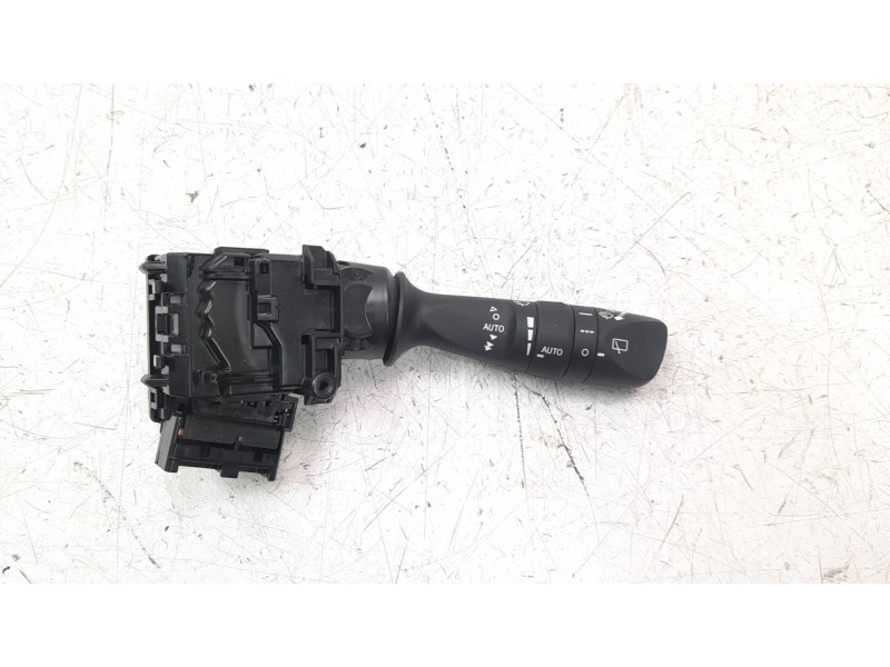 Recambio de mando limpia para toyota auris active referencia OEM IAM 17F858  