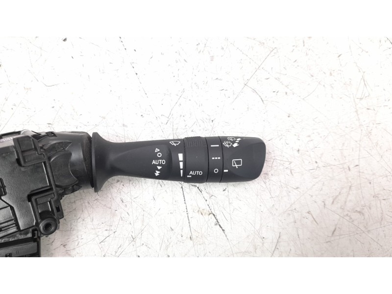 Recambio de mando limpia para toyota auris active referencia OEM IAM 17F858  