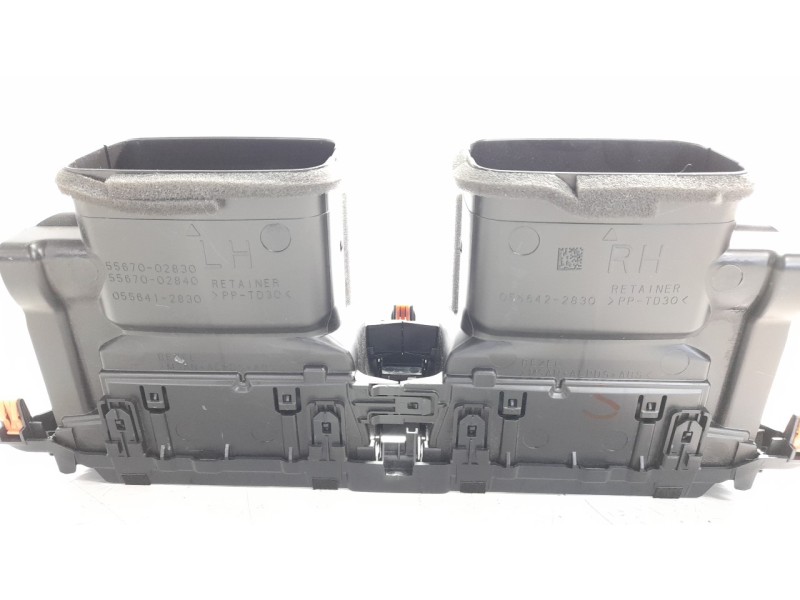 Recambio de rejilla aireadora para toyota corolla (e21) referencia OEM IAM 5567002830  