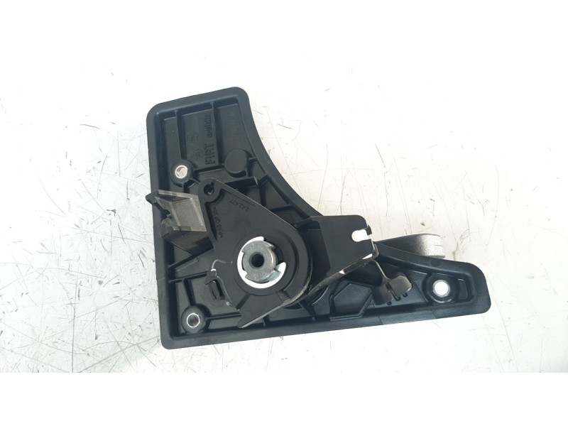 Recambio de maneta interior lateral derecha para iveco daily furgón 2.3 diesel referencia OEM IAM 242477  