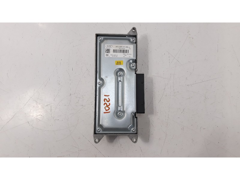 Recambio de sistema audio / radio cd para audi a4 ber. (b8) básico referencia OEM IAM 8T0035223AB  
