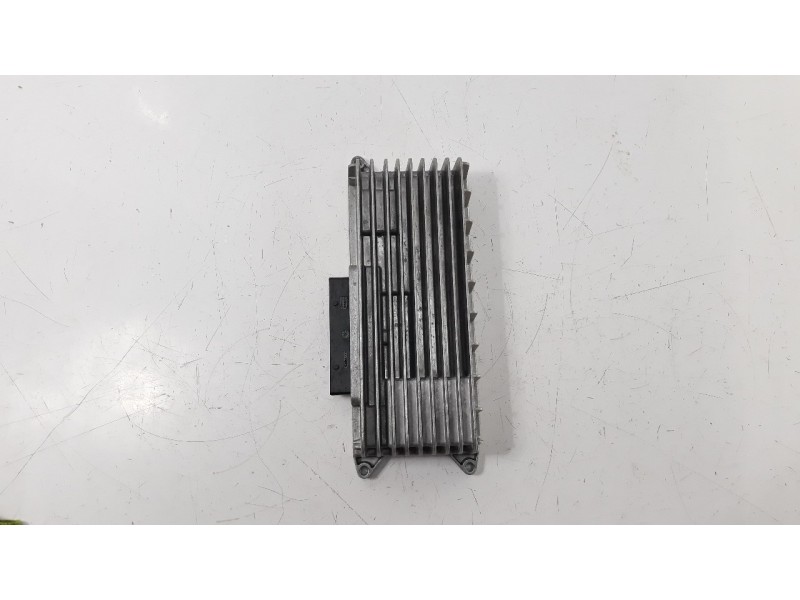 Recambio de sistema audio / radio cd para audi a4 ber. (b8) básico referencia OEM IAM 8T0035223AB  