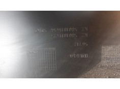 Recambio de moldura para iveco daily furgón 2.3 diesel referencia OEM IAM 5801811475   2