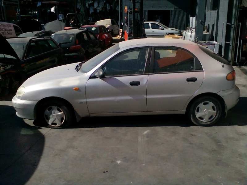 daewoo lanos del año 2000