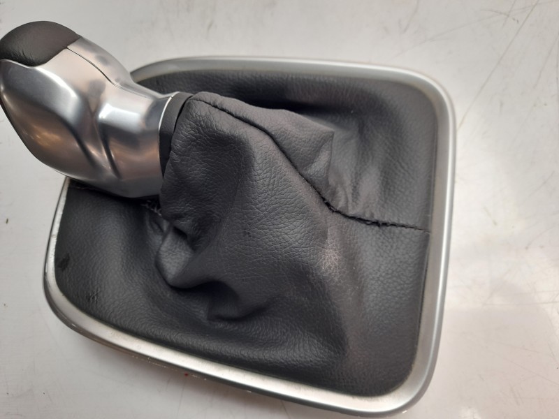 Recambio de pomo palanca cambio para citroen c3 elle referencia OEM IAM   