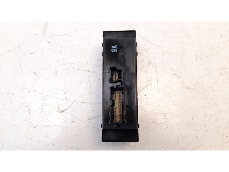 Recambio de mando elevalunas delantero izquierdo para nissan pulsar (c13) 1.2 16v cat referencia OEM IAM 254013ZL1A  
