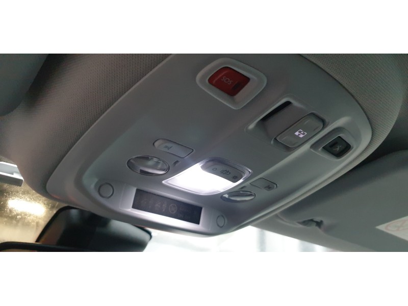 Recambio de luz interior para peugeot 308 1.2 12v e-thp referencia OEM IAM 9677821777  