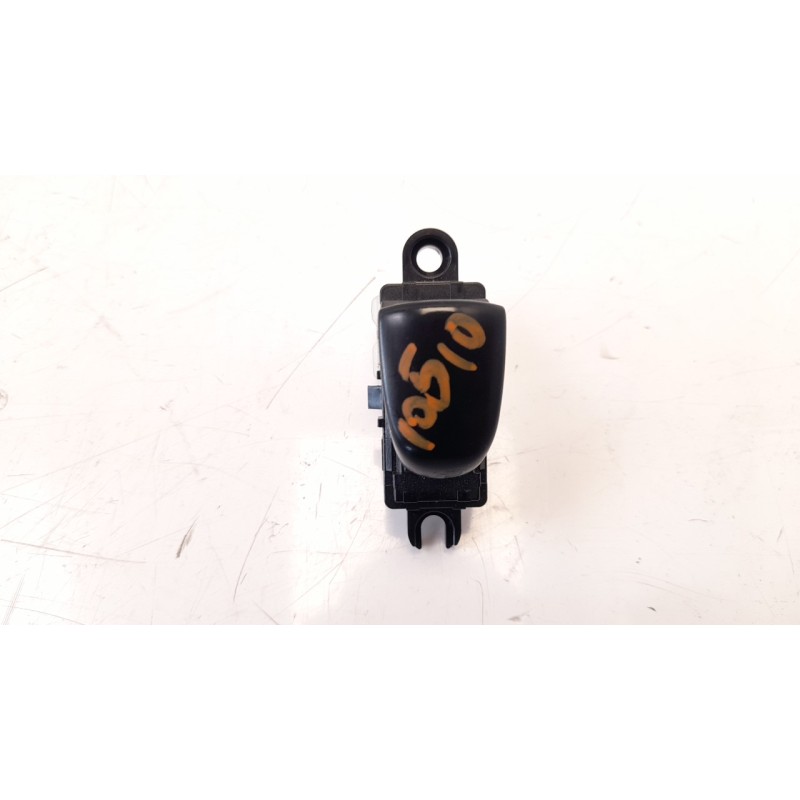 Recambio de mando elevalunas trasero derecho para nissan pulsar (c13) 1.2 16v cat referencia OEM IAM 254114CE0A  