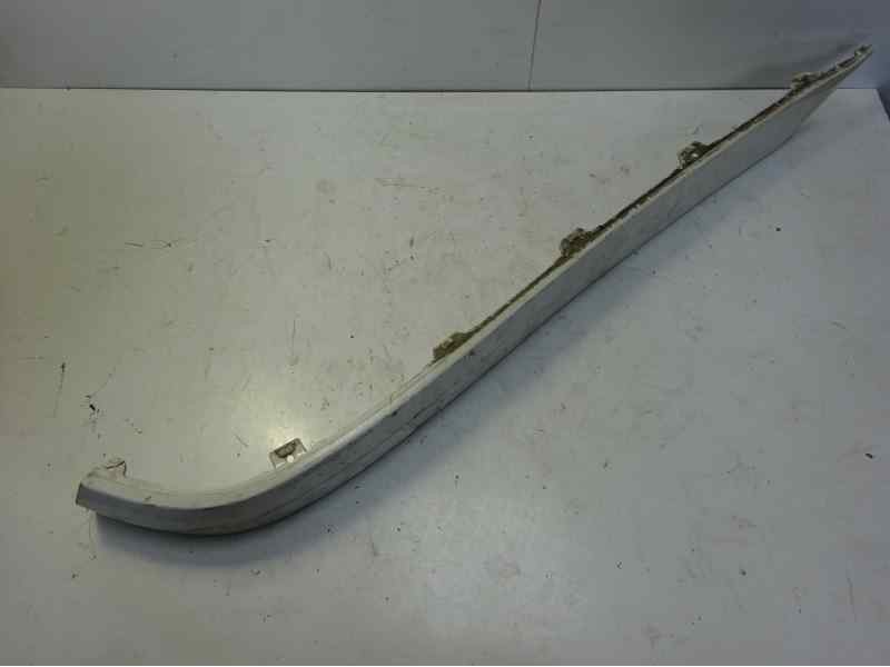 Recambio de molduras traseras para mercedes-benz clase c (w203) berlina 240 (203.061) referencia OEM IAM  ME0271253 