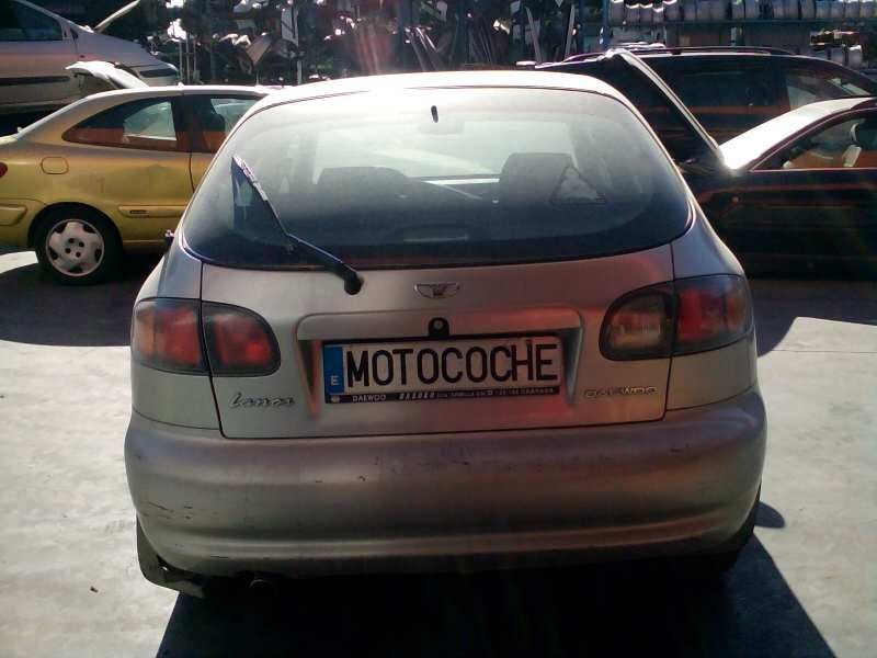 daewoo lanos del año 2000