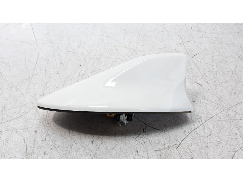 Recambio de antena para toyota corolla (e21) referencia OEM IAM 8676002090  