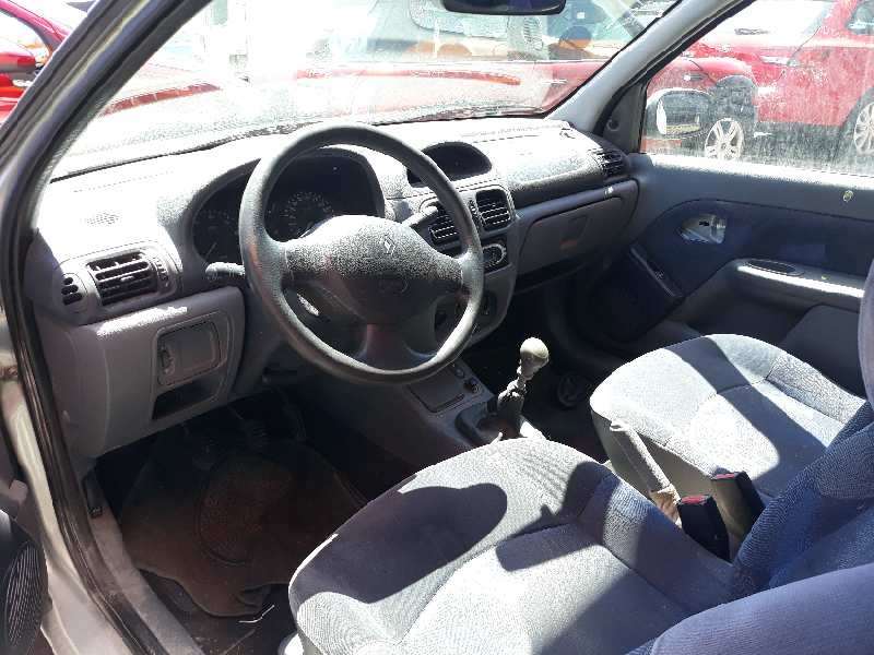 renault clio ii fase i (b/cbo) del año 2000