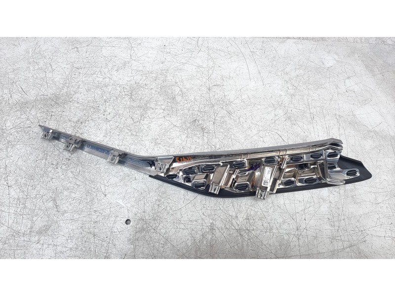 Recambio de embellecedor para bmw serie 3 berlina (g20) 2.0 16v turbodiesel referencia OEM IAM 699407604  