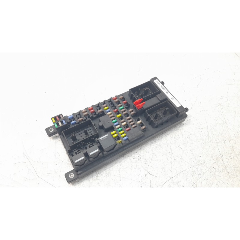 Recambio de caja reles / fusibles para land rover discovery sport 2.0 td4 cat referencia OEM IAM FK7214F041AC  