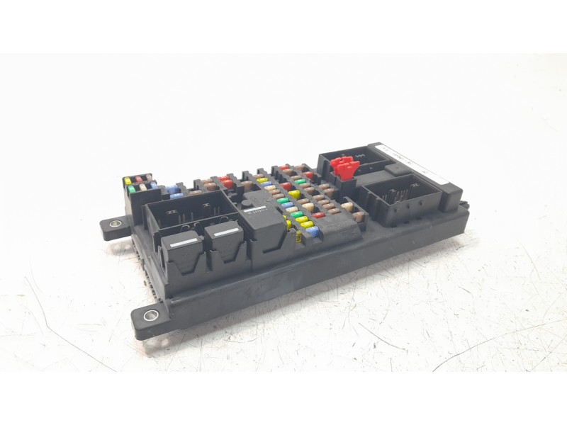 Recambio de caja reles / fusibles para land rover discovery sport 2.0 td4 cat referencia OEM IAM FK7214F041AC  