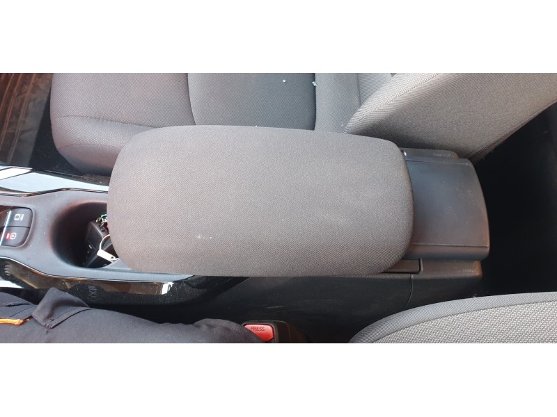 Recambio de apoyabrazos central para toyota corolla (e21) referencia OEM IAM 5890502F60C0  