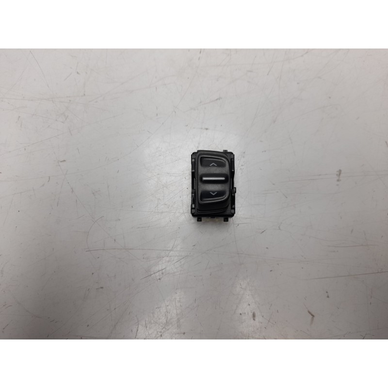 Recambio de mando elevalunas delantero derecho para dacia sandero 1.5 dci diesel fap cat referencia OEM IAM 254214937R  