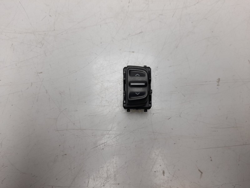 Recambio de mando elevalunas delantero derecho para dacia sandero 1.5 dci diesel fap cat referencia OEM IAM 254214937R  
