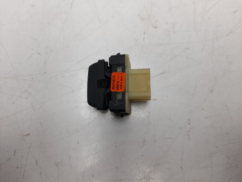 Recambio de mando elevalunas delantero derecho para dacia sandero 1.5 dci diesel fap cat referencia OEM IAM 254214937R  