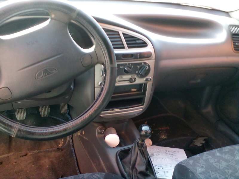 daewoo lanos del año 2000