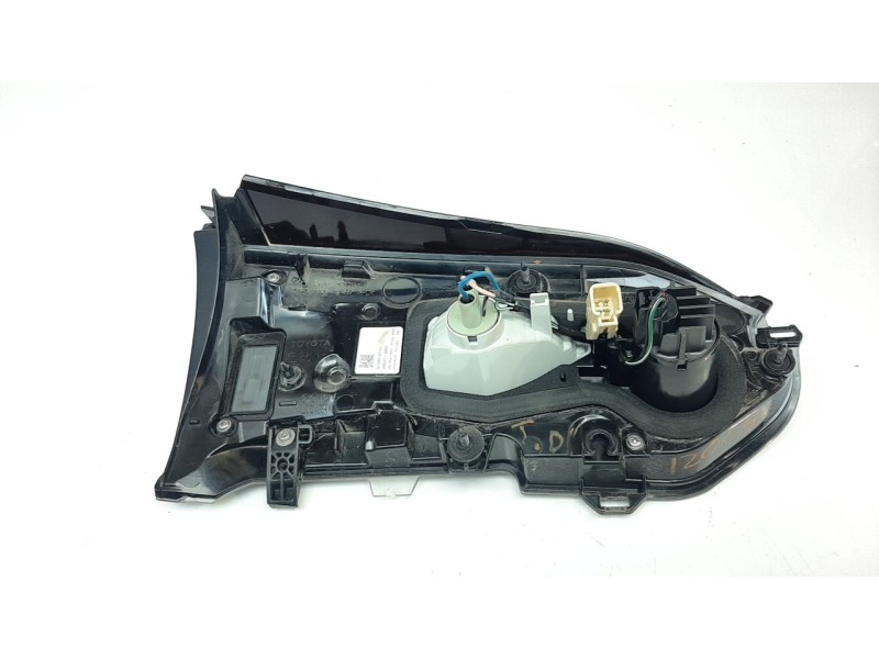 Recambio de piloto trasero derecho interior para toyota rav4 hybrid 4x2 advance referencia OEM IAM 8158042151  