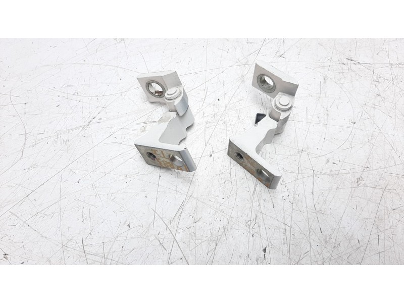 Recambio de retenedor puerta para seat leon (5f1) 1.2 tsi referencia OEM IAM 8X0831403E  