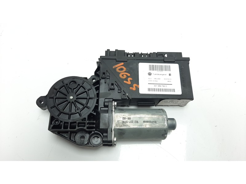 Recambio de motor elevalunas delantero derecho para volkswagen touareg (7la) 3.2 v6 24v referencia OEM IAM 3D1959792D  
