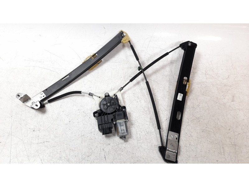 Recambio de elevalunas delantero derecho para volkswagen polo advance referencia OEM IAM 2G4837462B  