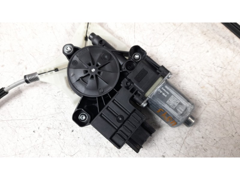 Recambio de elevalunas delantero derecho para volkswagen polo advance referencia OEM IAM 2G4837462B  