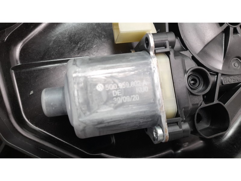 Recambio de elevalunas delantero derecho para volkswagen golf viii lim. (cd1) life referencia OEM IAM 5H0837402F  