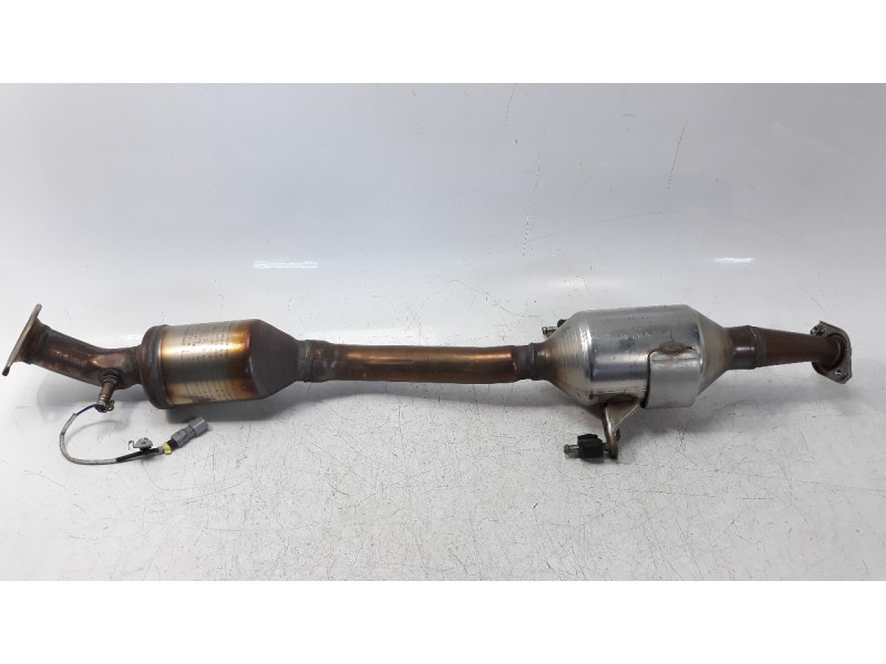 Recambio de catalizador para toyota corolla (e21) referencia OEM IAM 30T36STI  