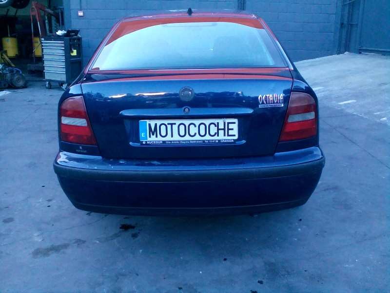 skoda octavia berlina (1u2) del año 2000