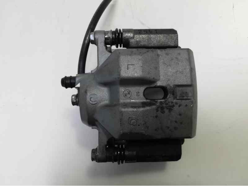 Recambio de pinza de freno delantera izquierda para toyota lexus ct 200h referencia OEM IAM   