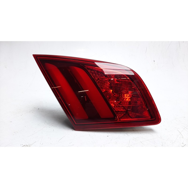 Recambio de piloto trasero izquierdo interior para peugeot 308 1.2 12v e-thp referencia OEM IAM 9677818380 103F17461773 