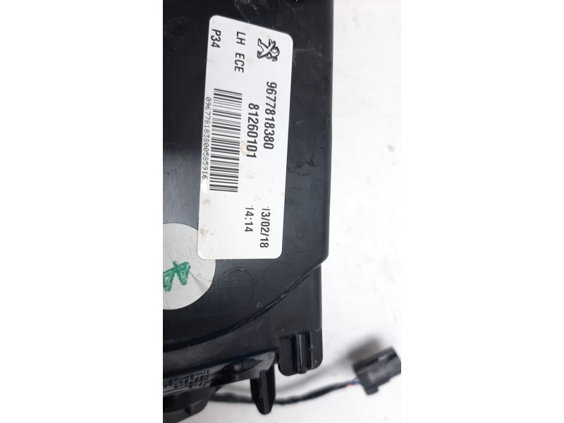 Recambio de piloto trasero izquierdo interior para peugeot 308 1.2 12v e-thp referencia OEM IAM 9677818380 103F17461773 