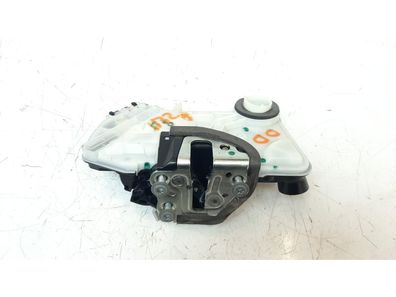 Recambio de cerradura puerta delantera derecha para toyota corolla (e21) referencia OEM IAM 6903002511  