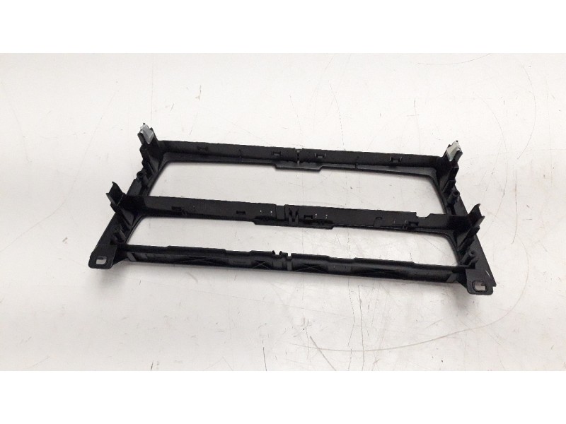 Recambio de moldura para bmw serie 1 lim. (f20/f21) 1.5 12v turbodiesel referencia OEM IAM 17313810  