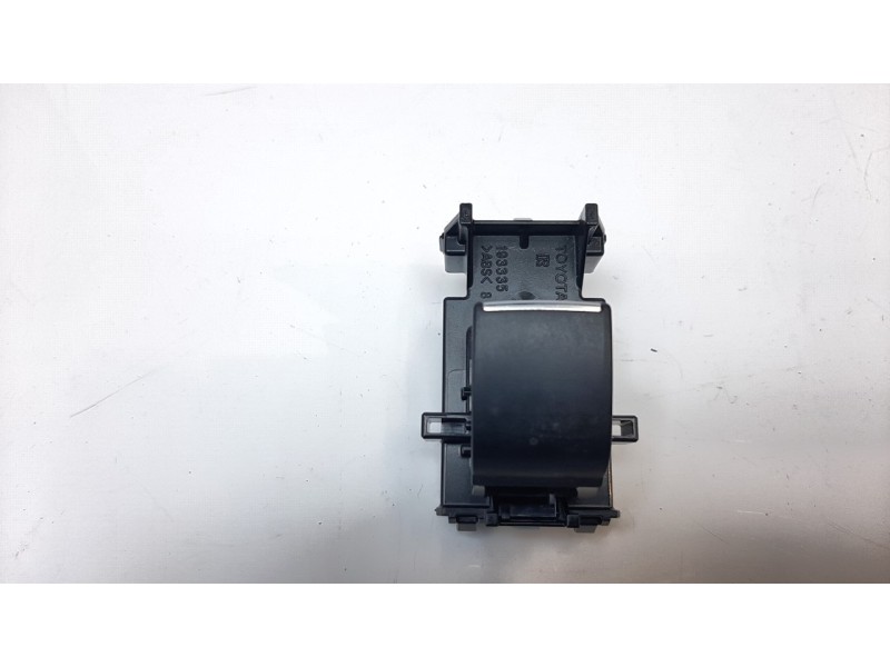 Recambio de mando elevalunas trasero izquierdo para toyota rav4 hybrid 4x2 advance referencia OEM IAM 193335  