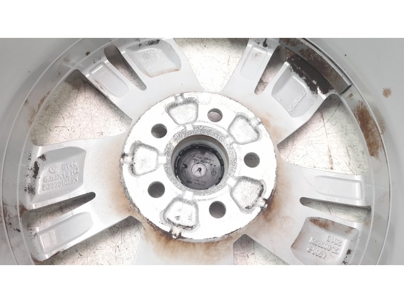 Recambio de llanta para volkswagen polo advance referencia OEM IAM 2G0601025N  