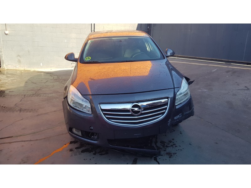 opel insignia berlina del año 2011