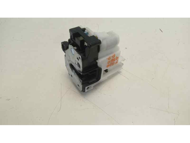 Recambio de cerradura puerta delantera derecha para fiat nuova 500 (150) lounge referencia OEM IAM 0052041737  