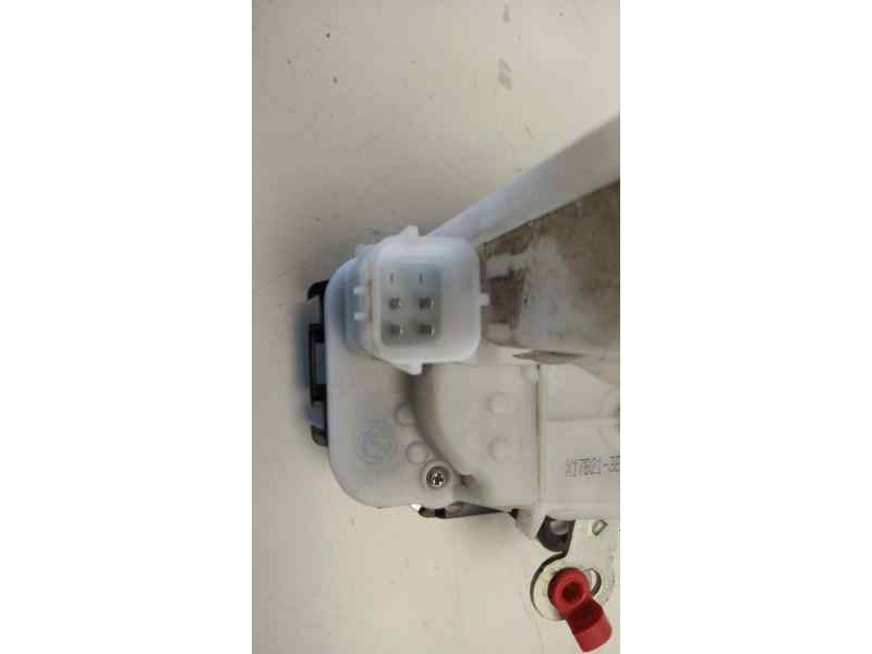 Recambio de cerradura puerta delantera derecha para fiat nuova 500 (150) lounge referencia OEM IAM 0052041737  